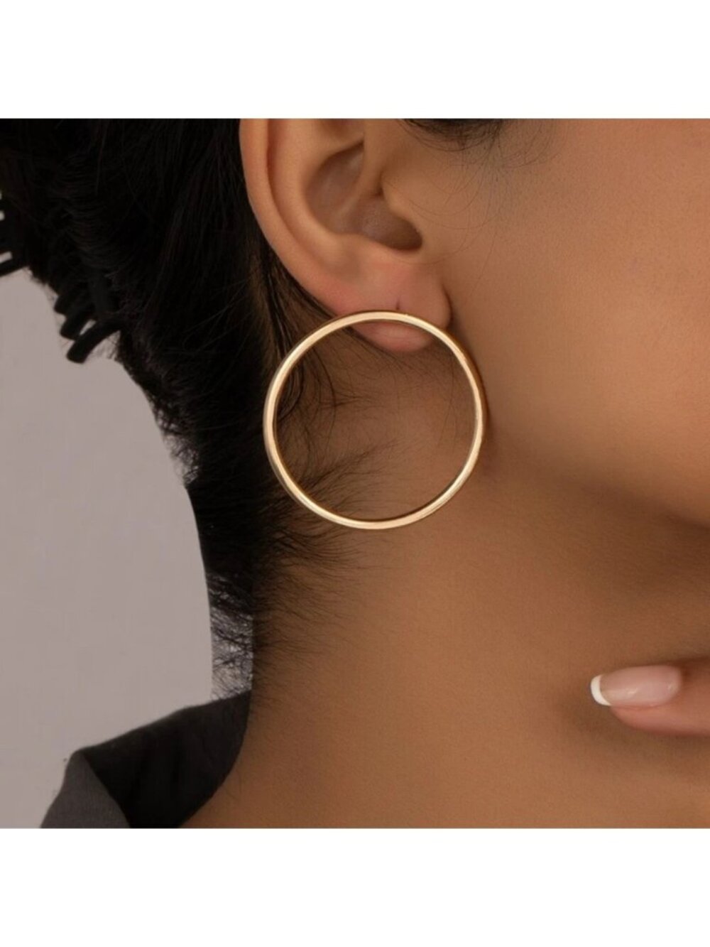 Gold Classic Hoop Earrings — Minimalist Everyday Style - Picture 1 of 2